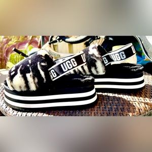 UGG Disco slide marble sandals sz 9